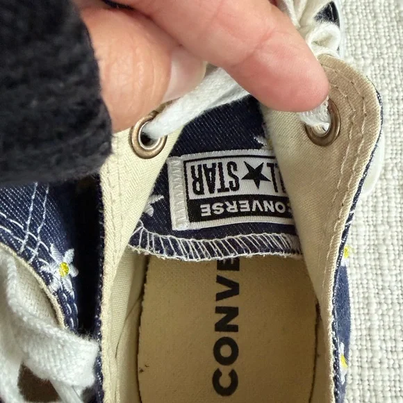 Converse Chuck Taylor Daisy Embroidered Low Top Sneakers Blue Size 5.5 - Picture 10 of 12